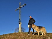 53 Alla croce di vetta del Monte Gioco (1366 m )
